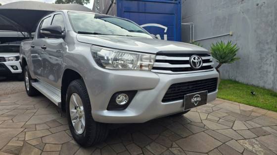 TOYOTA HILUX 2.8 STD 4X4 CD 16V DIESEL 4P MANUAL